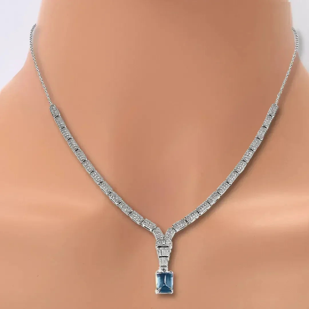 Collar con piedra natal de topacio azul de Londres natural