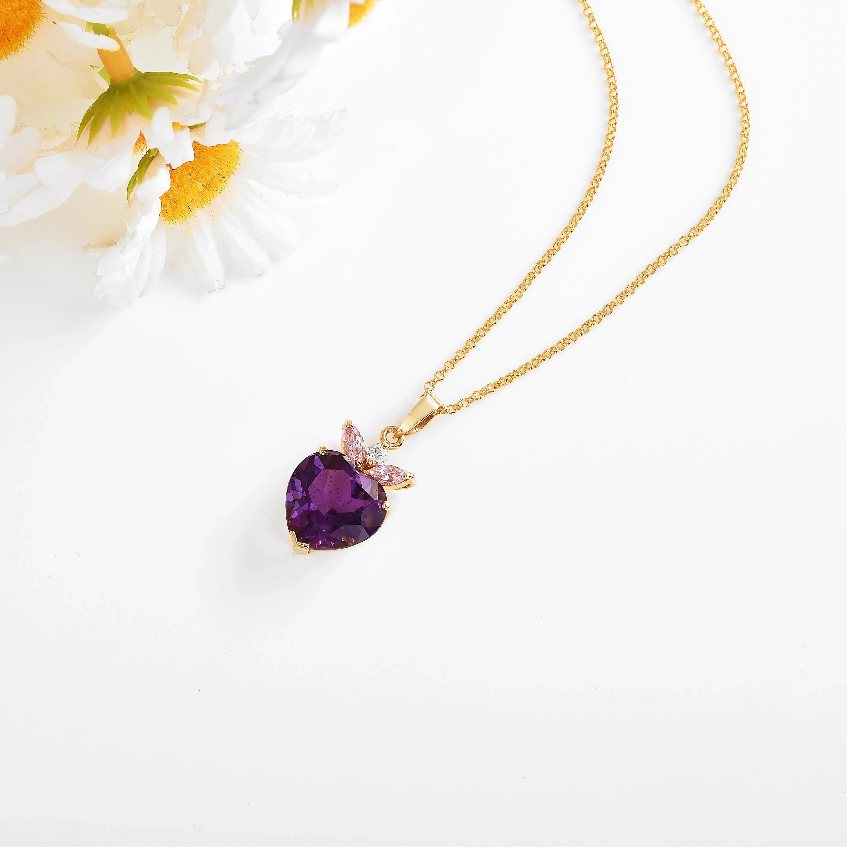 Collar con colgante de corazón de amatista gruesa