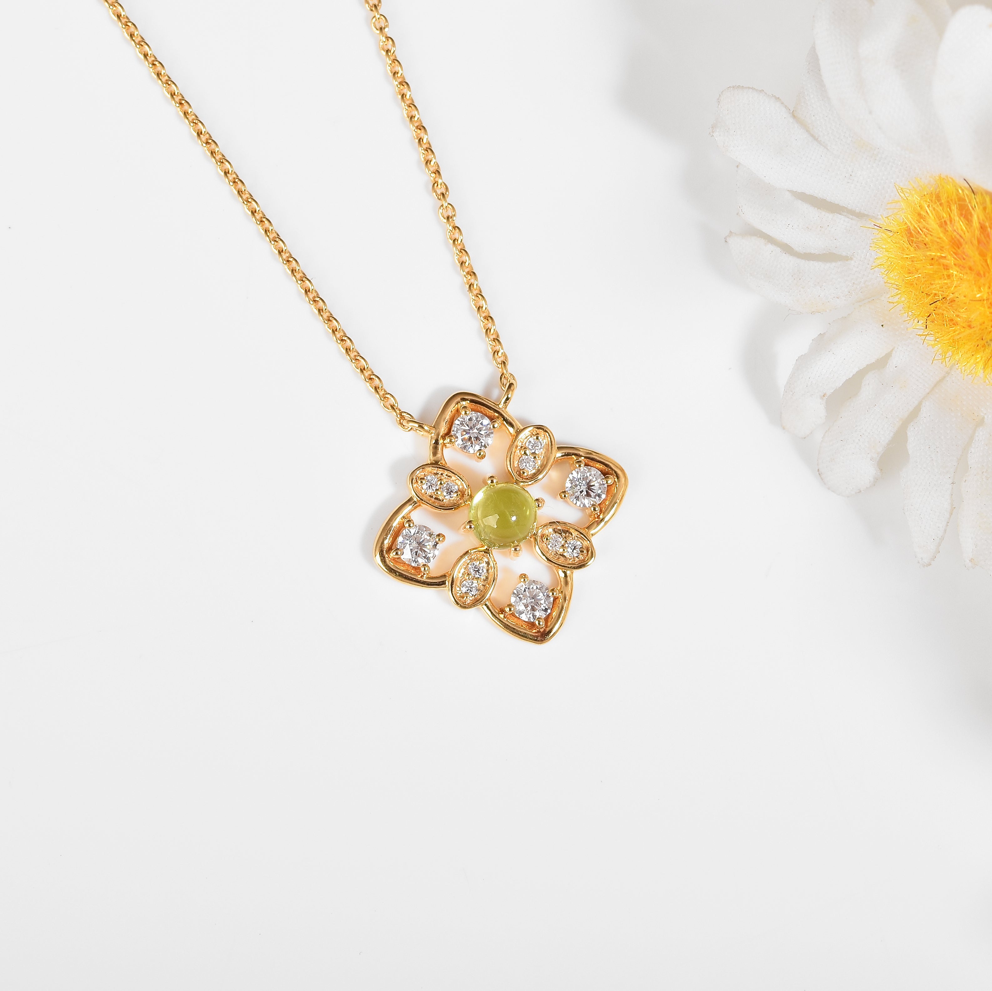 Sterling Silver Peridot Quatrefoil Pendant Necklace
