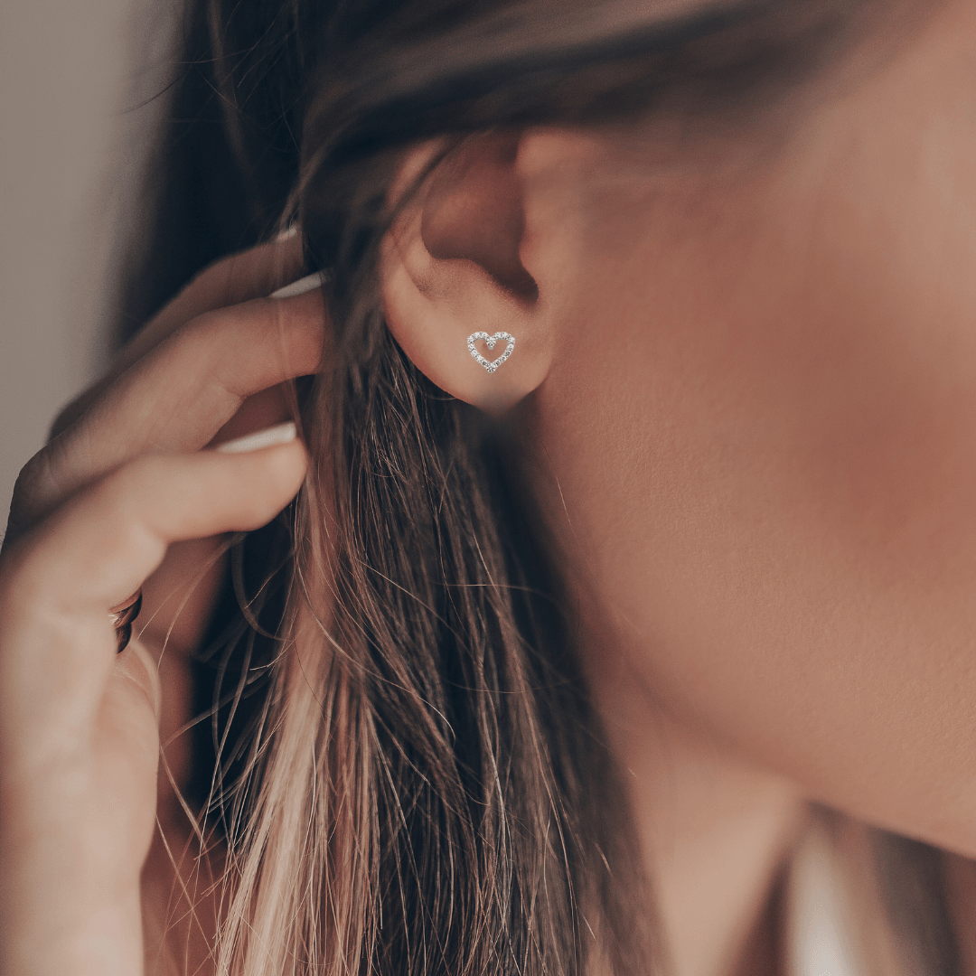 Boucles d'oreilles en forme de cœur en or blanc 10 carats avec diamants cultivés en laboratoire