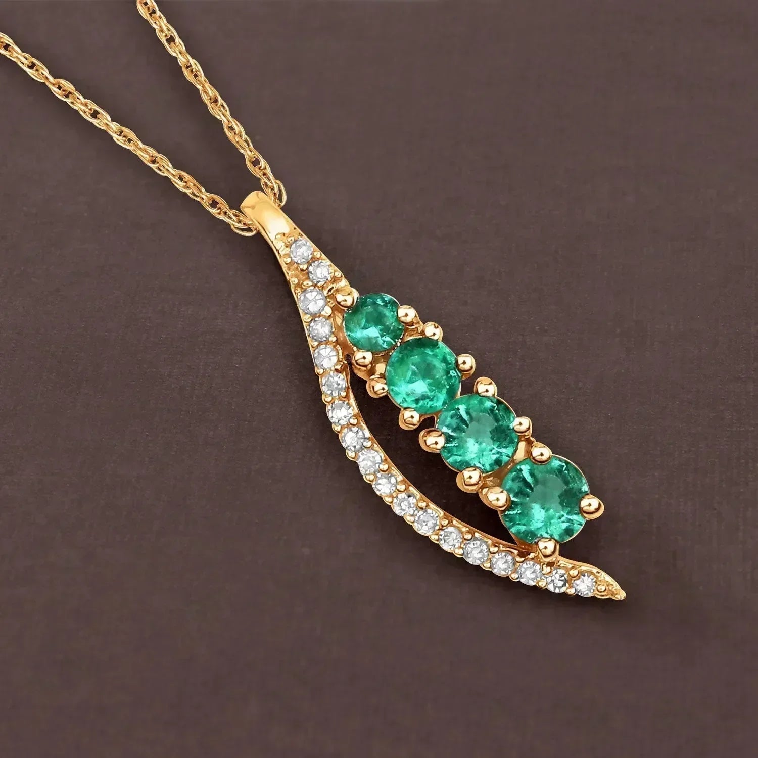 14K Yellow Gold Emerald Necklace With Diamond