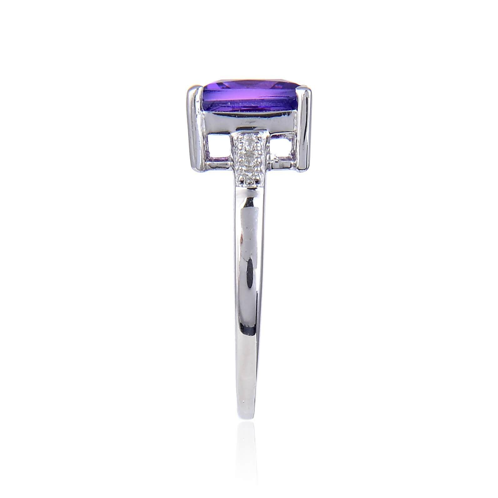 Signature Square Created Purple Sapphire.
$ 50 & Under, Lab Created Purple Sapphire, Purple, Square, White, White Topaz, 925 Sterling Silver, 6, 7, 8, Solitare
