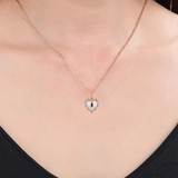 Collier avec pendentif en forme de cœur en nacre