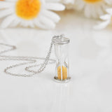 Collier avec pendentif en forme de sablier en citrine naturelle