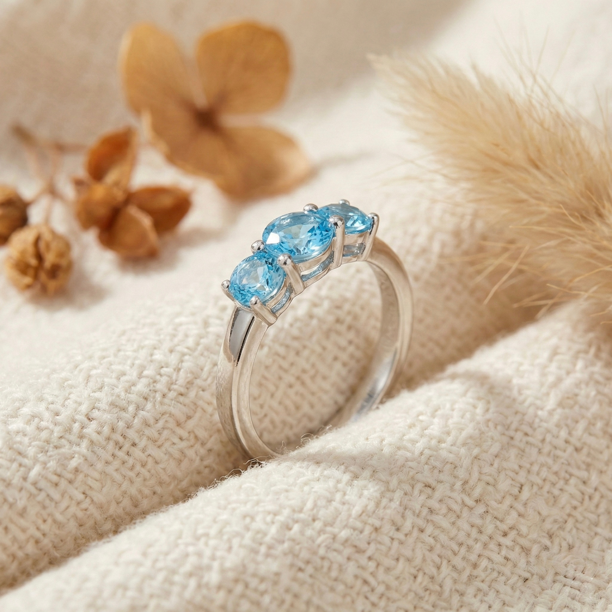Bague à trois pierres en apatite Paraiba bleue naturelle