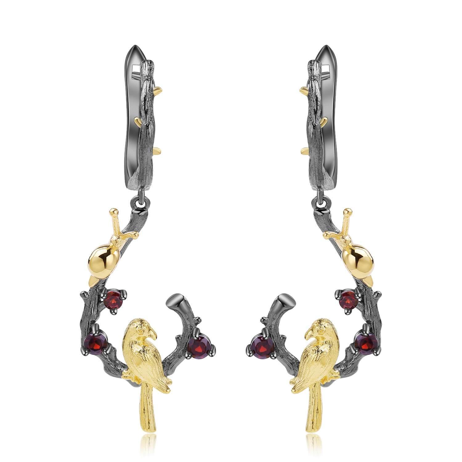 Exotic Nature Inspired Garent Gold Plated Robin Earrings.
$ 50 - 100, Garnet, Red, Round, 925 Sterling Silver, 925 Sterling Silver Ð Gold Plated Yellow, Dangle, Drop